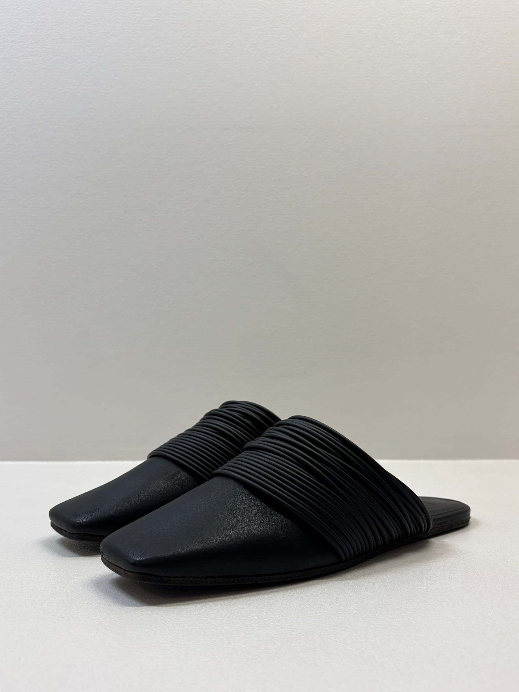 MM6 Maison Margiela Flat Leather Mules